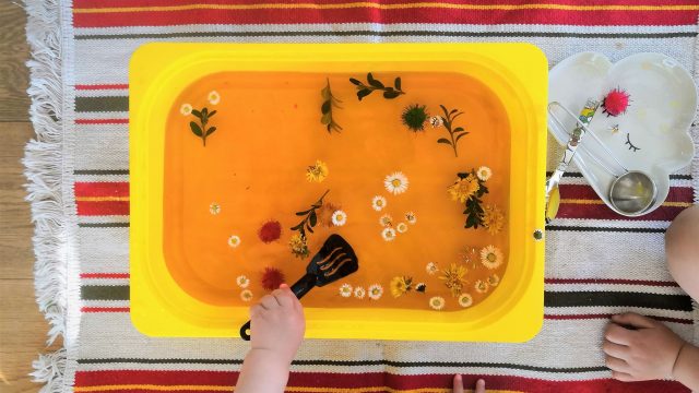Sensory Play – 4 frühlingshafte Ideen für Kinder