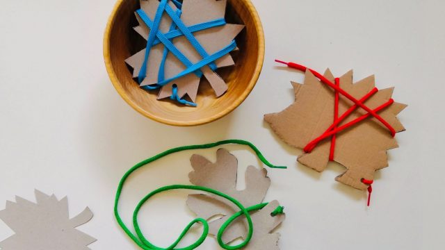 Herbstliche Wickelfiguren  – Spielidee & Dekoration