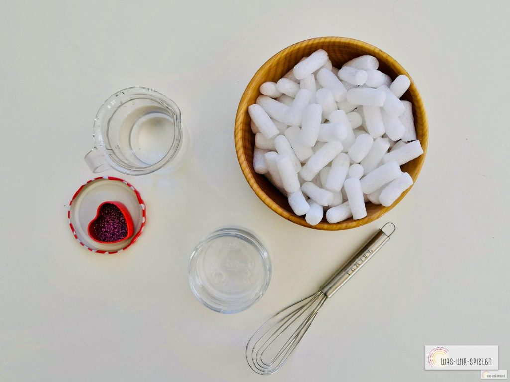 Diese Materialien braucht man fĂŒr einen nachhaltigen selbst gemachten Bastelkleber fĂŒr Kinder und Kleinkinder