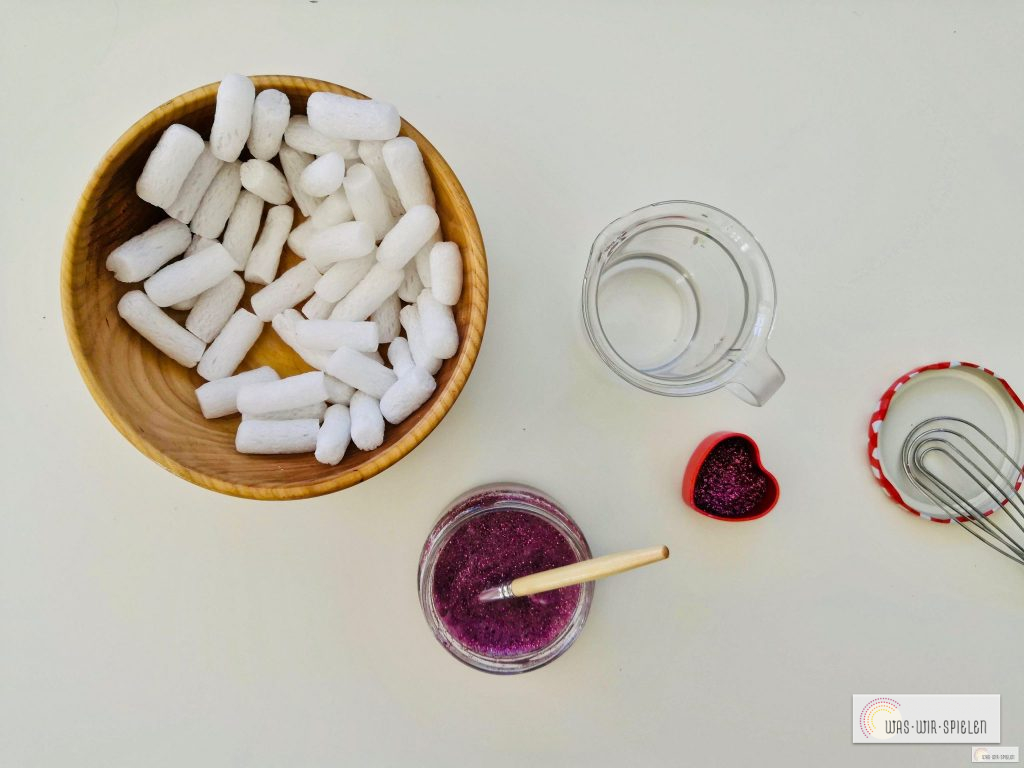 Hier ein Beispielbild des nachhaltigen Glitzer - Klebers selbst gemacht, ungiftig und nachhaltig