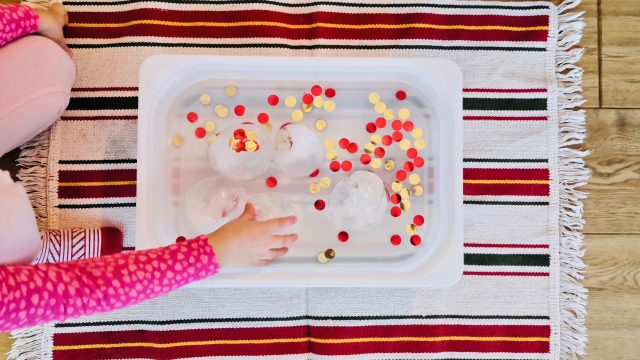 Es wird frostig – drei Spielideen mit Eis