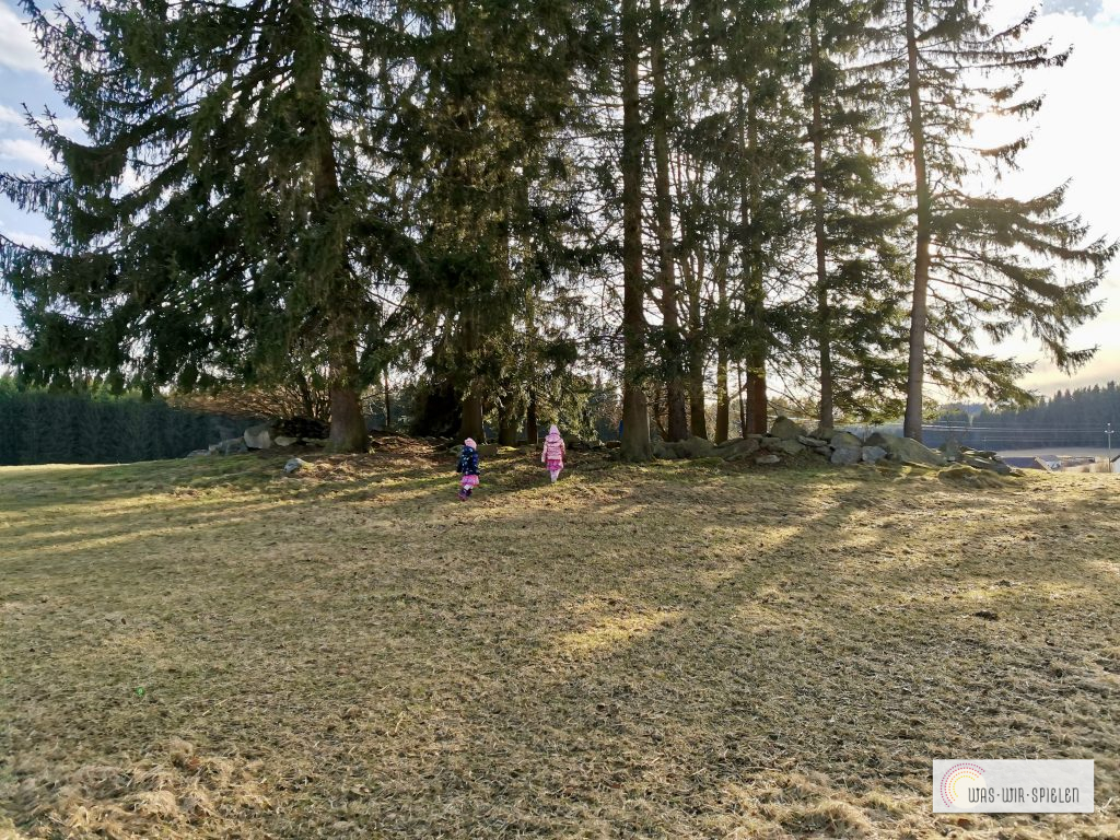 Schatzsuche durch die Natur