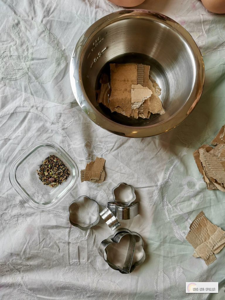 Material - Karton und Wasser