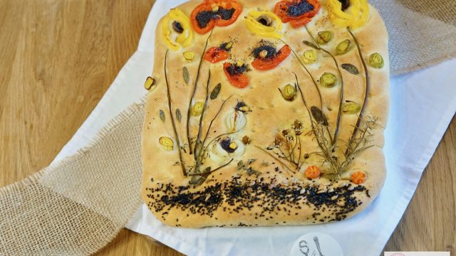 Focaccia mit Blumen – Kreativ kochen mit Kindern