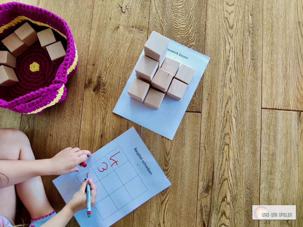 Bauplan vom Gebilde auf den Zettel übertragen