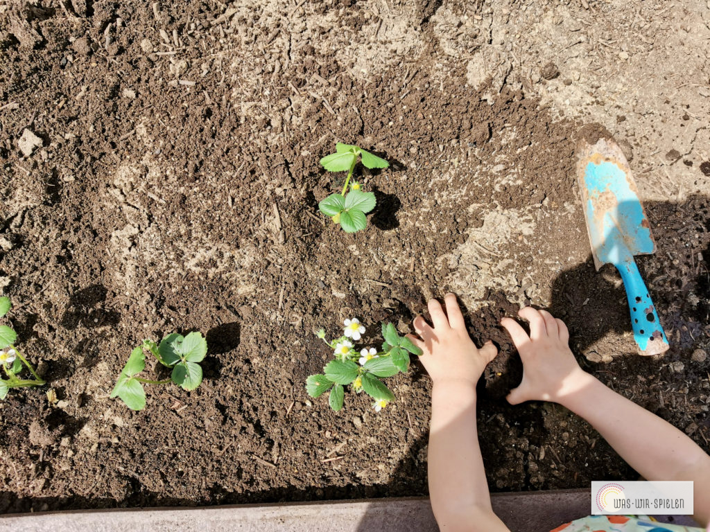 Gartenarbeit und Kinder