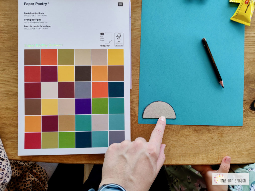 Schablone abmalen und ausschneiden