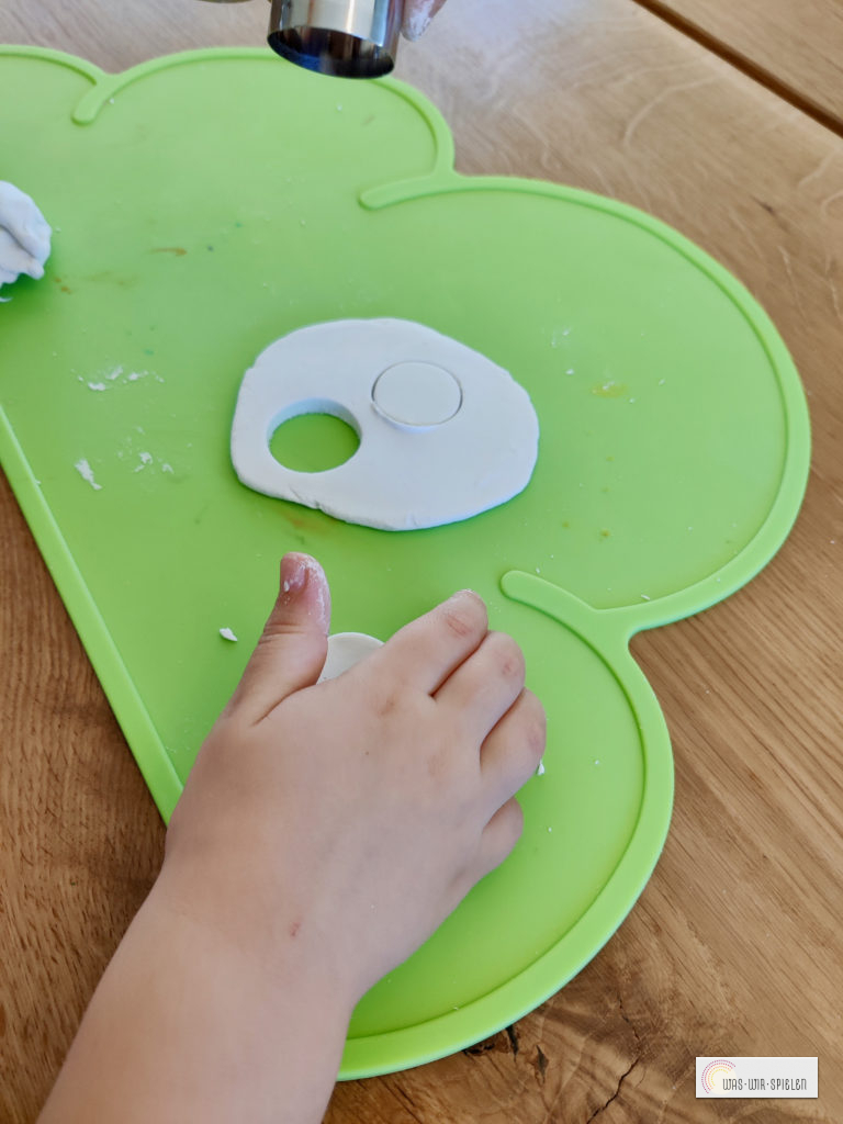 Ausrollen und runde Formen ausstechen