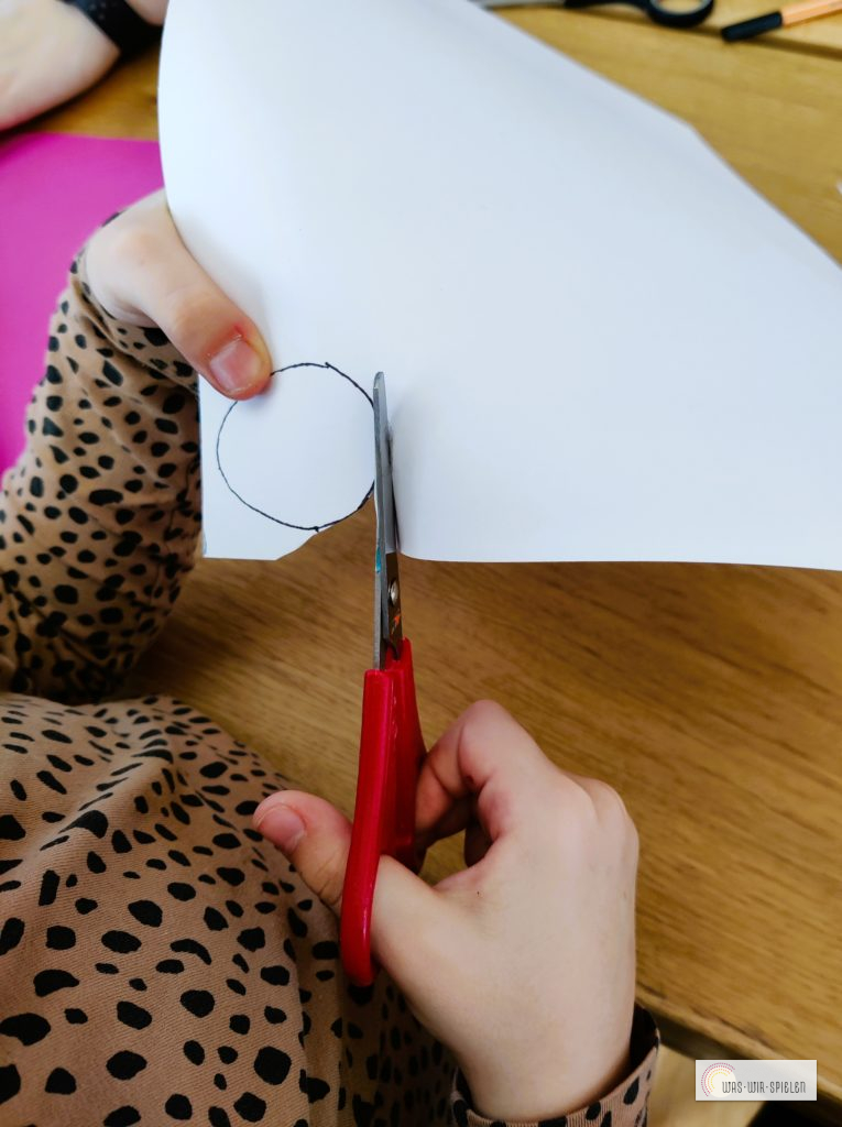 Osterei ausschneiden