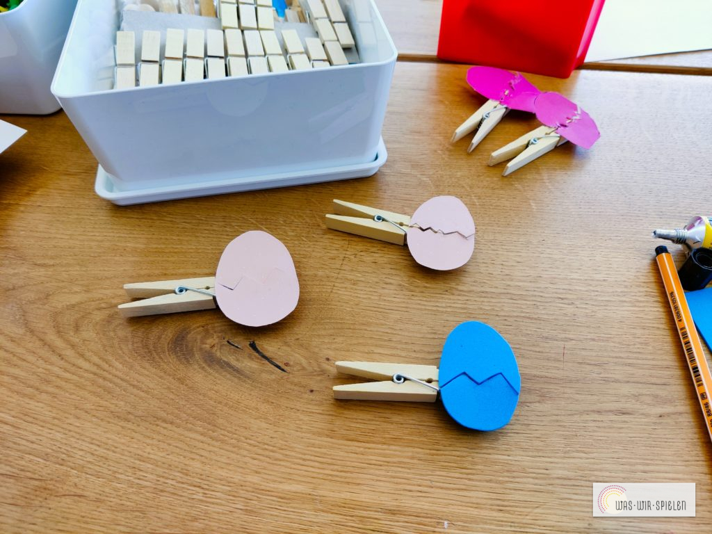 Beide Teile aufkleben