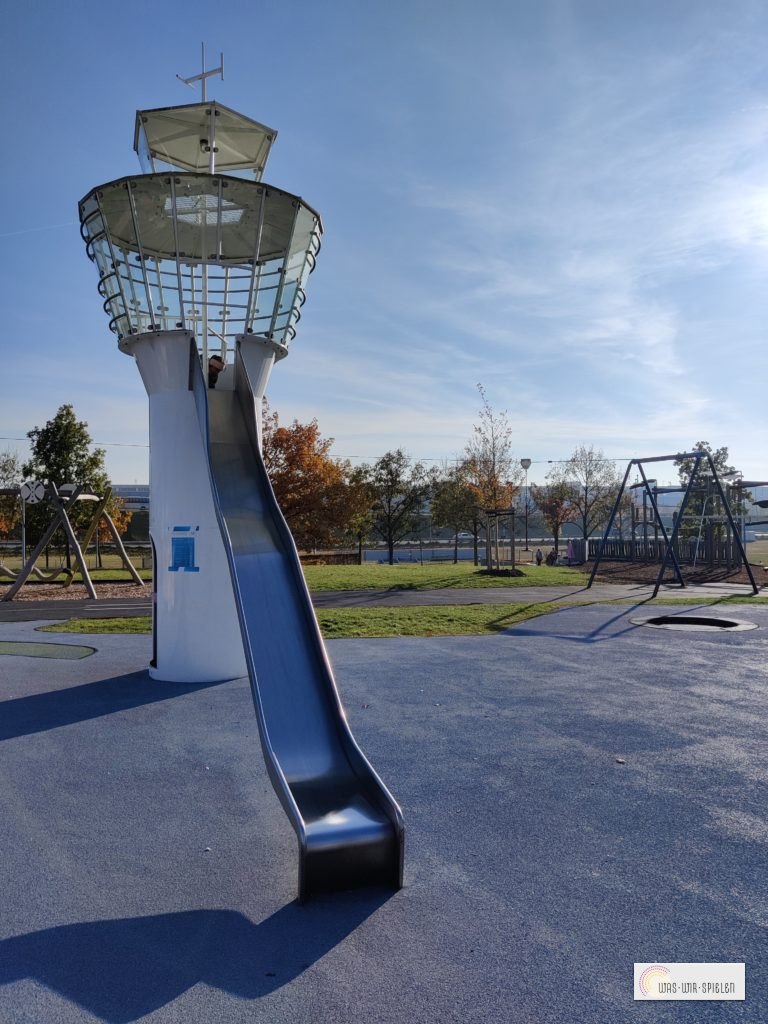 Tower mit Rutsche