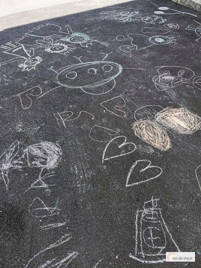 Straßenkreiden Wimmelbild