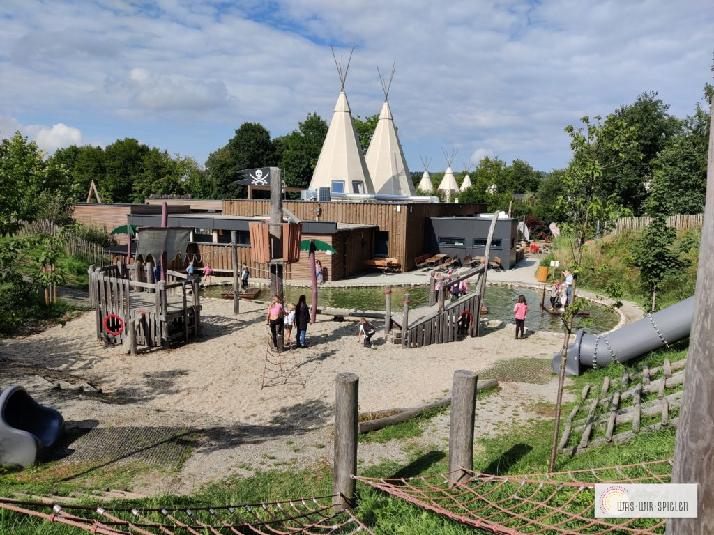 Teichlandschaft und Flöße