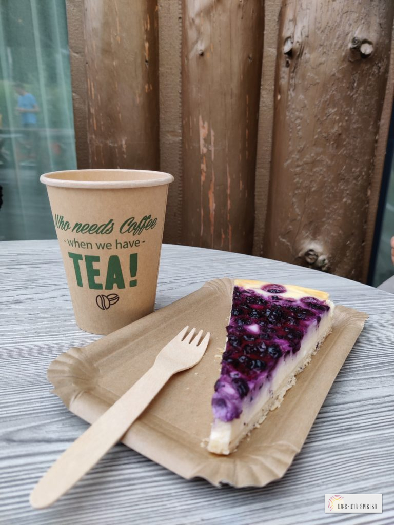 Tee, Kaffee und Kuchen