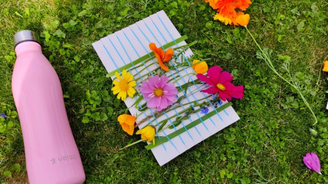 Weben mit Naturmaterialien – Idee für draußen