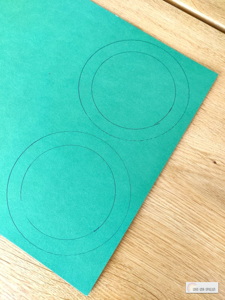 Papierrahmen ausschneiden