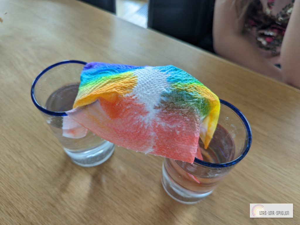 Das Wasser bringt die Farbe nach oben