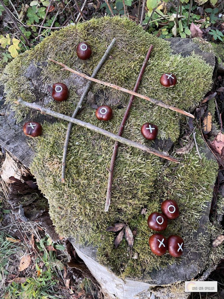 Tic Tac Toe im Wald