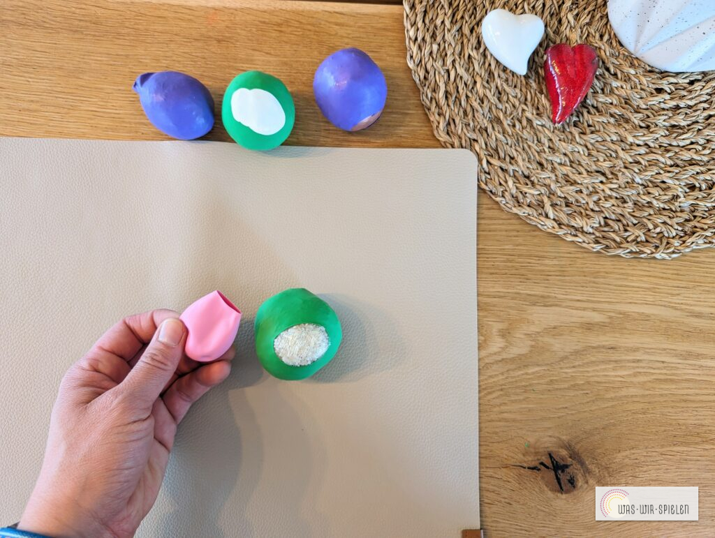 Luftballon zwei überstülpen