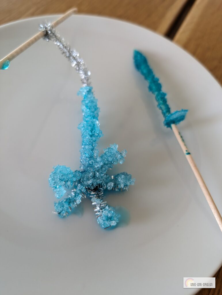 Wie von Zauberhand wachsen Zuckerkristalle