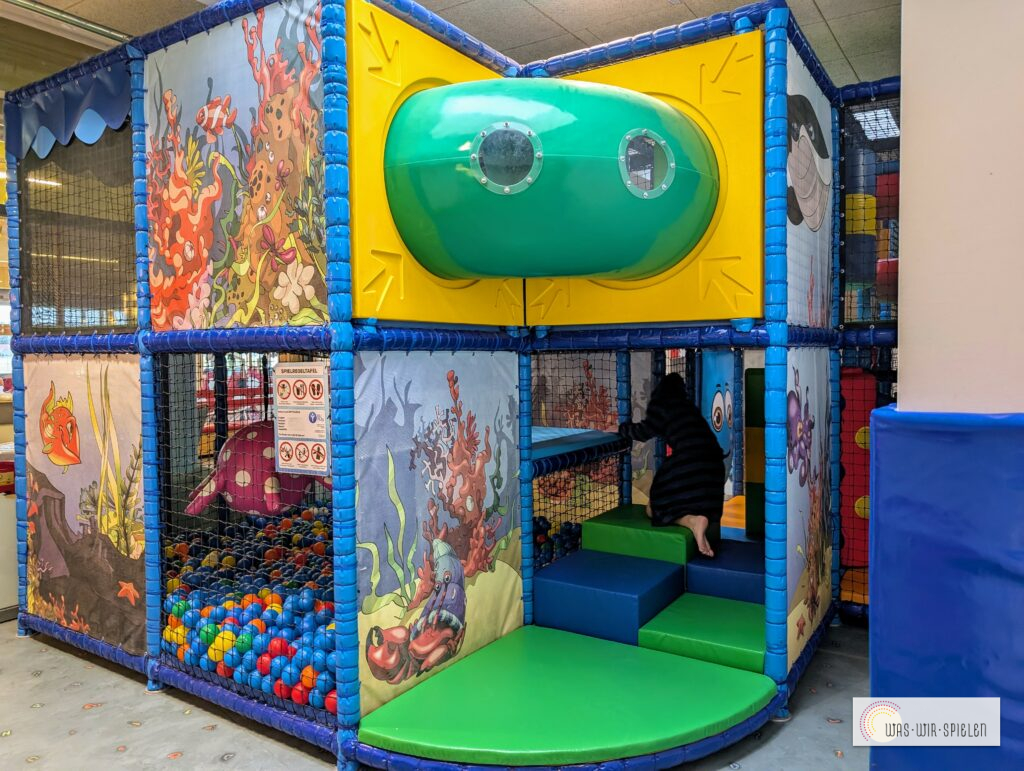 Zweiter Teil des Indoor - Spielplatzes