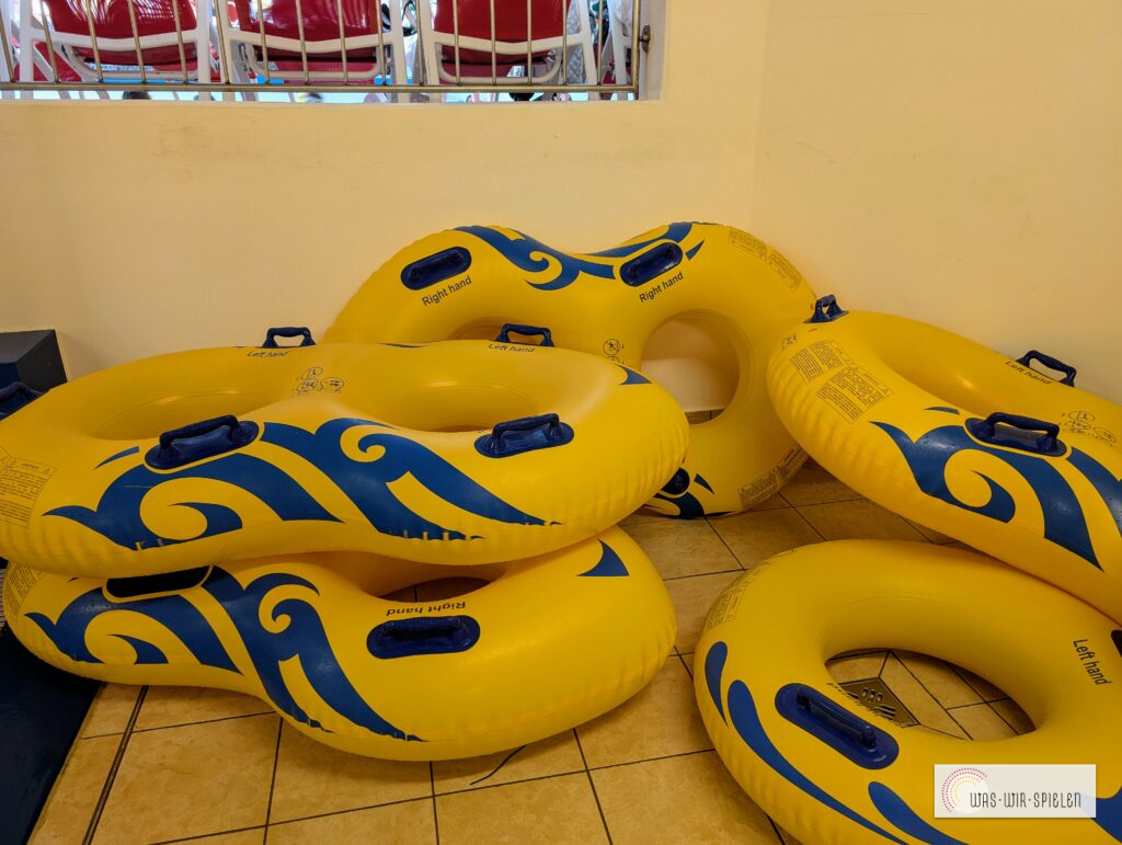 Rutschenspaß mit den Reifen