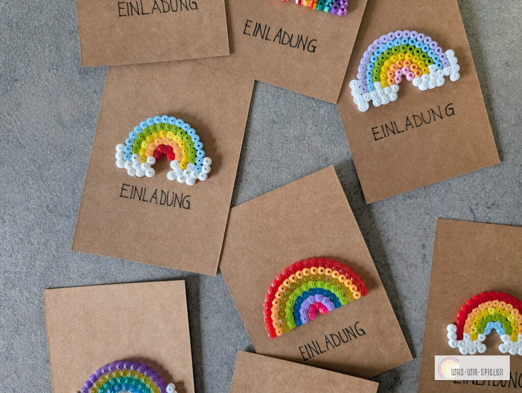 Einladungen für unsere Regenbogen - Party