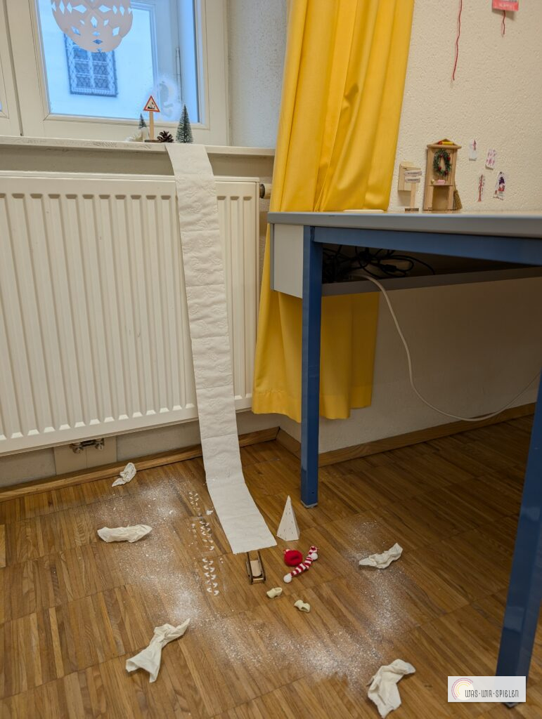 Der Wichtel plant den nächsten Streich - eine wilde Schlittenfahrt