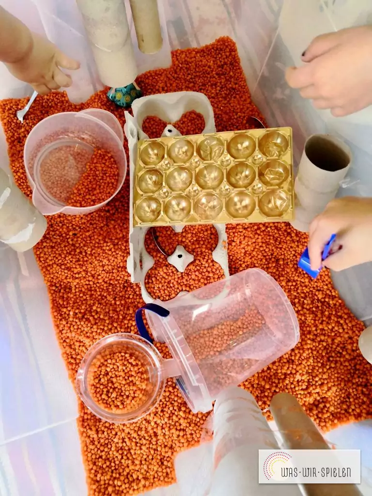 Schüttübung mit Verpackungsmaterial